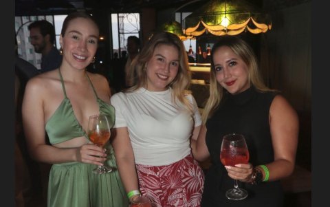 Fernanda Vélez, Samantha Rodríguez y Solange Falquez.