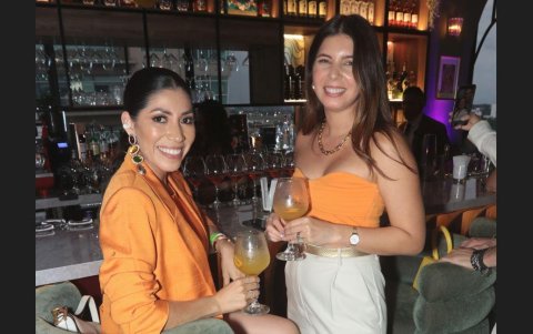 Andrea Bone y Wendy Nimbriotis.