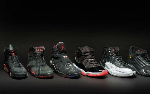 Jordan con uno de los primeros calzados que popularizó.