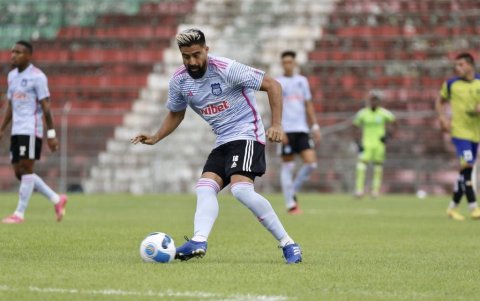 Cristhian Noboa debutó con Emelec en un amistoso jugado en Portoviejo en 2024.