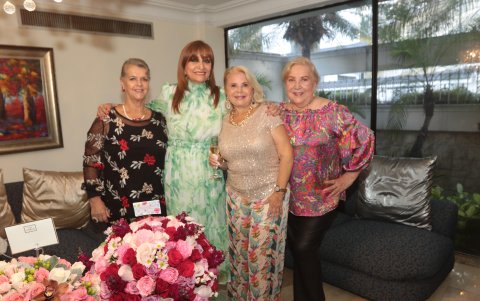 Lupe de Vicuña, Fátima Constante, Mariana y Domy de Sánchez.