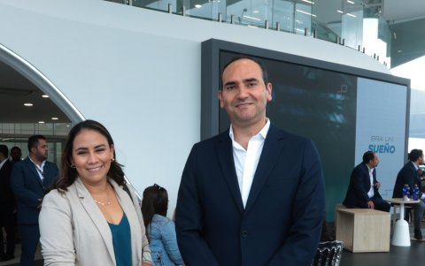 Lisset Suárez y Román Aponte.