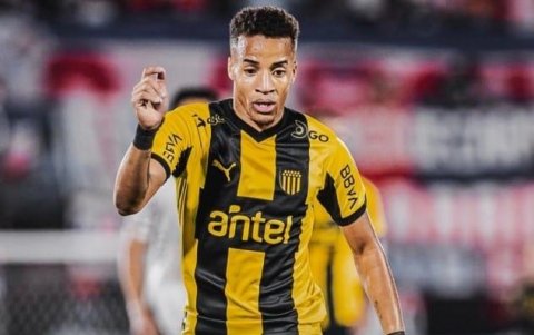 Byron Castillo solo jugó 10 partidos con Peñarol.