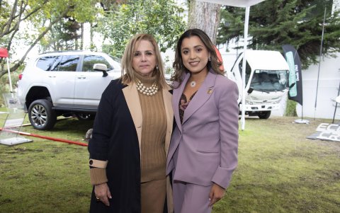 Paula Miranda y Gicela Andrade.