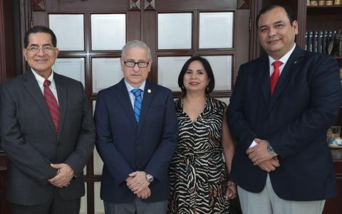 Mario Moreno, Iván Altamirano, Alemania González y Juan Luis Aguirre.