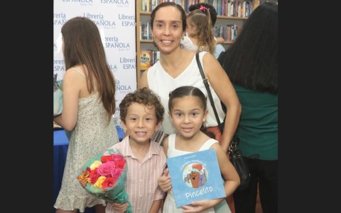 Carolina Pólit de Alarcón y los niños Alfonso y Amalia Alarcón Polit.