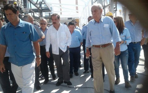 Pablo Muentes sigue los pasos del entonces alcalde Jaime Nebot en un recorrido de obras.