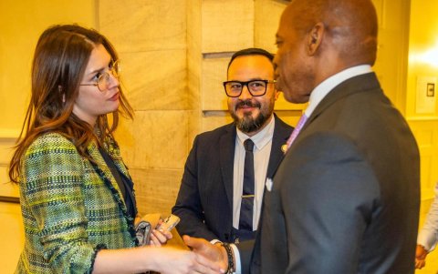 En las redes sociales de la Embajada de Ecuador en EE. UU., Peña Plaza es señalada como su máxima representate.