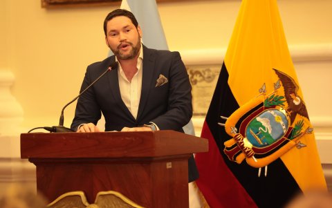 Eduardo Mora, jefe político del cantón Guayaquil, se dirigió a los asistentes.