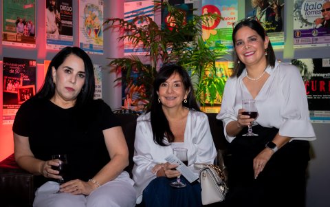 Josefina Orellana, Tatiana Amores y Silvana Grau.