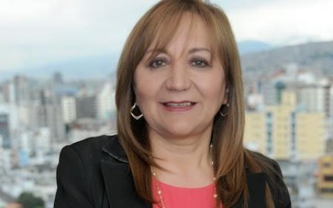 Gloria Navas es ingeniera en Finanzas, especializada en Marketing y Ventas. Actualmente  es Gerente General de Armacar S.A.