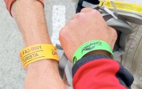 Las personas que vayan a realizar cumbre deben portar manillas de control, que son entregadas en la revisión de ingreso al Parque Nacional.