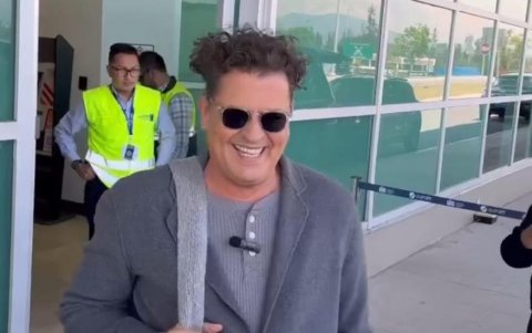Momento exacto de la llegada de Carlos Vives a Quito.