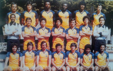 Orly Klinger (segundo arriba a la derecha) formó parte de la Tri en el camino a España 82 y México 86.