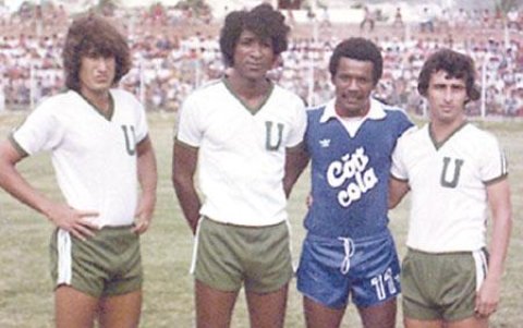 El Zapatón Klinger (c) dejó su marca en el fútbol ecuatoriano.