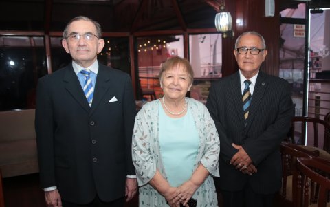 Magno Marriott, Antonieta Palacios y José Arrobo.