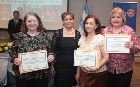 Pilar de Salcedo, Patricia de Rubio, Hilda de Graetzer y Beatriz de Plaza