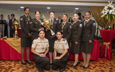 Alexandra Chala, Katia Paredes, Grace Enríquez, Verónica Acosta, Janeth Cunuhay, Diana Calderón, Elizabeth Pasmay y Leidy Vernaza.