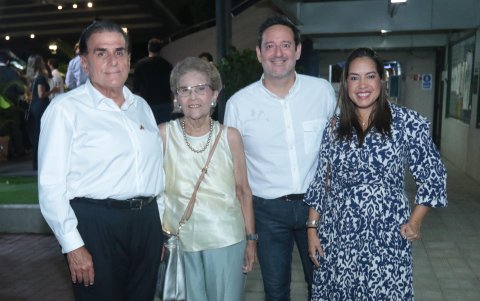 Mario Viteri, María de Valdiviezo, Christian Astudillo y Margarita Buendía.
