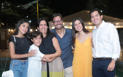 María Paz Torres, Sebastián Torres, Daniela Torres, Edmundo Torres, María José Torres  Edmundo Andrés Torres.