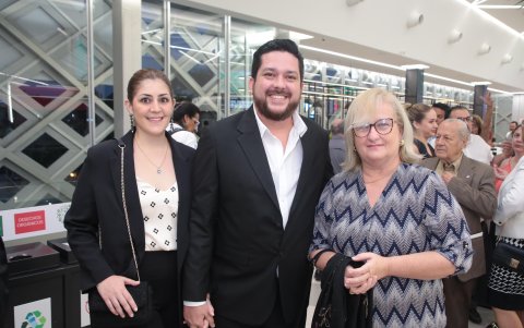 Melissa Fabara, Fernando Insua y María Fernanda Insua.