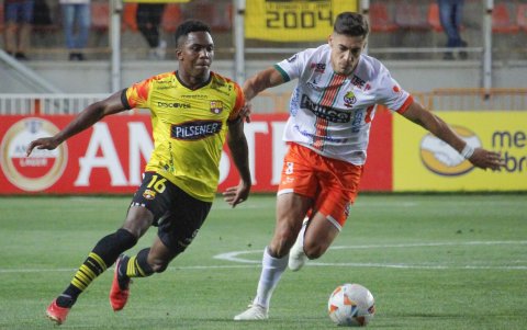 Barcelona igualó 1-1 ante los chilenos en tierras araucanas.