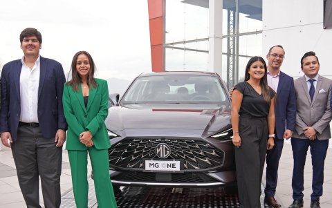 Daniel Wiener, Tatiana Guzmán, Daniela Cadena, Marcos Muñoz y Julio Verduga.