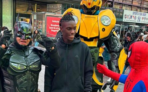 Allen Obando fue otro de los menores de la Tri que acudió a EE.UU. El prefirió hacer turismo en Times Square.