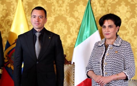 La canciller Sommerfeld dice sentirse apoyada por el presidente Noboa.