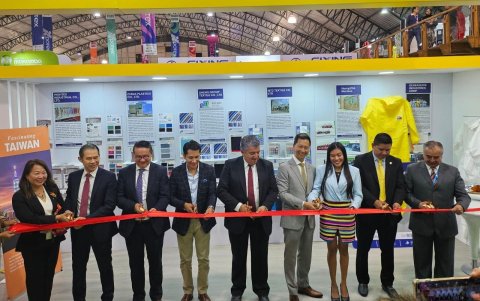 Hsiao Pi Hua, Wen Hong Huang, Gabriel Bedón, César Mantilla, Eckenner Recalde, Augusto Liao, Amy Gende, Roberto Cerda y Gimmy Escobar.