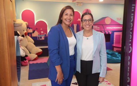 Caroline Cueva y Denisse Viteri.