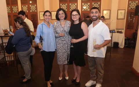 María Fernanda Wong, Glenda Wong, Isabel Wong y Elio Wong.