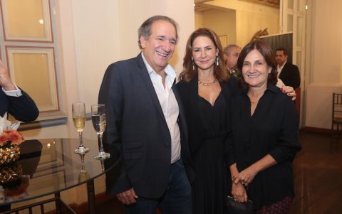 Andrés Patiño, Priscilla Falconi Avellán y Ángela de Patiño.