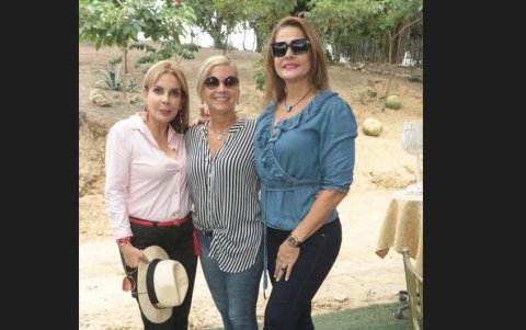 Gaby Pillegi, Isabel Ramírez y Laura Salcedo.