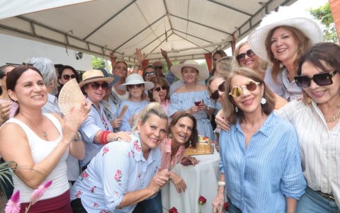 Recorridos por diferentes cultivos y lugares marcados por la belleza de la naturaleza, así como piqueos y comida sanos marcaron este festejo.