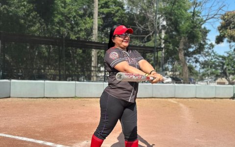 Yolanda Mero le gusta jugar sóftbol.