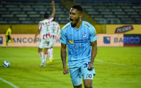 La Católica deposita sus esperanzas de gol en el delantero panameño Ismael Díaz.