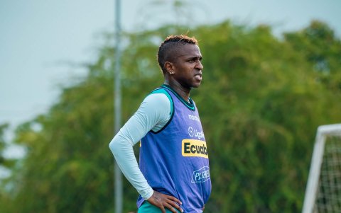 Miller Bolaños juega en Guayaquil City y su contrato era hasta mitad de temporada, por ahora continuará