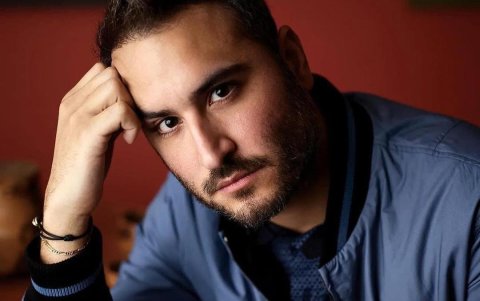 Navarro no ha dado declaraciones oficiales sobre su orientación sexual.