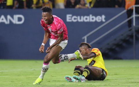 Alexander Bolaños disputó su último partido con los rayados el 19 de mayo.