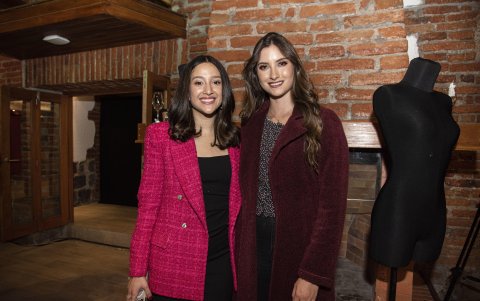Valeria Méndez y Martina Valarezo.