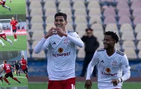 José Francisco Cevallos celebrando uno de sus goles.