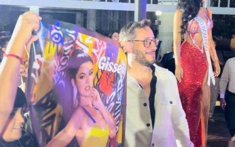 AuD apoyando a su esposa Gisella Flores.