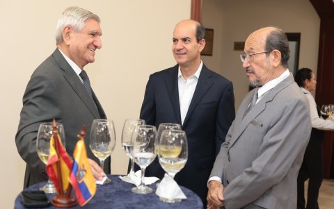 José Hanze, Jack Abuhayar y Vicente Escala.