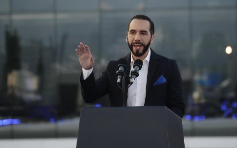 El vicepresidente Ulloa explicó que la ausencia del presidente Nayib Bukele se debe a que rotan sus viajes al extranjero, además de que recién atendió una cita en Costa Rica.