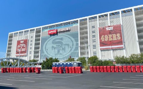 Los jugadores están a 15 minutos en bus desde el hotel de concentración al lugar de entrenamientos.