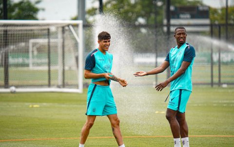 Hincapié es fijo en la oncena de la selección ecuatoriana de fútbol.