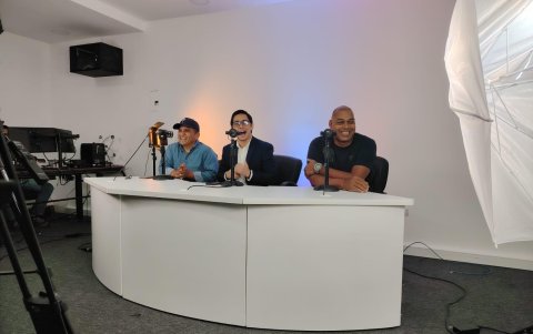 Expreso estrenó programa en sus redes sociales por la Copa América, el primer invitado fue Eduardo Hurtado.