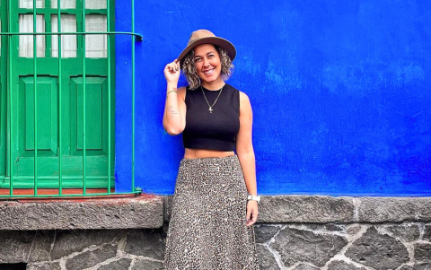 Alondra Santiago es una periodista cubana radicada en Ecuador.