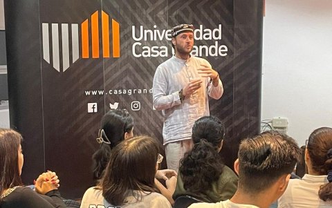 El invitado compartió su experiencia en África y sus nuevos retos.